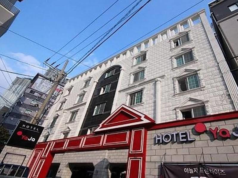 Hotel Yaja Dongnae Busan Bagian luar foto