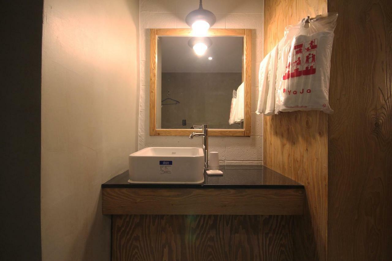 Hotel Yaja Dongnae Busan Bagian luar foto