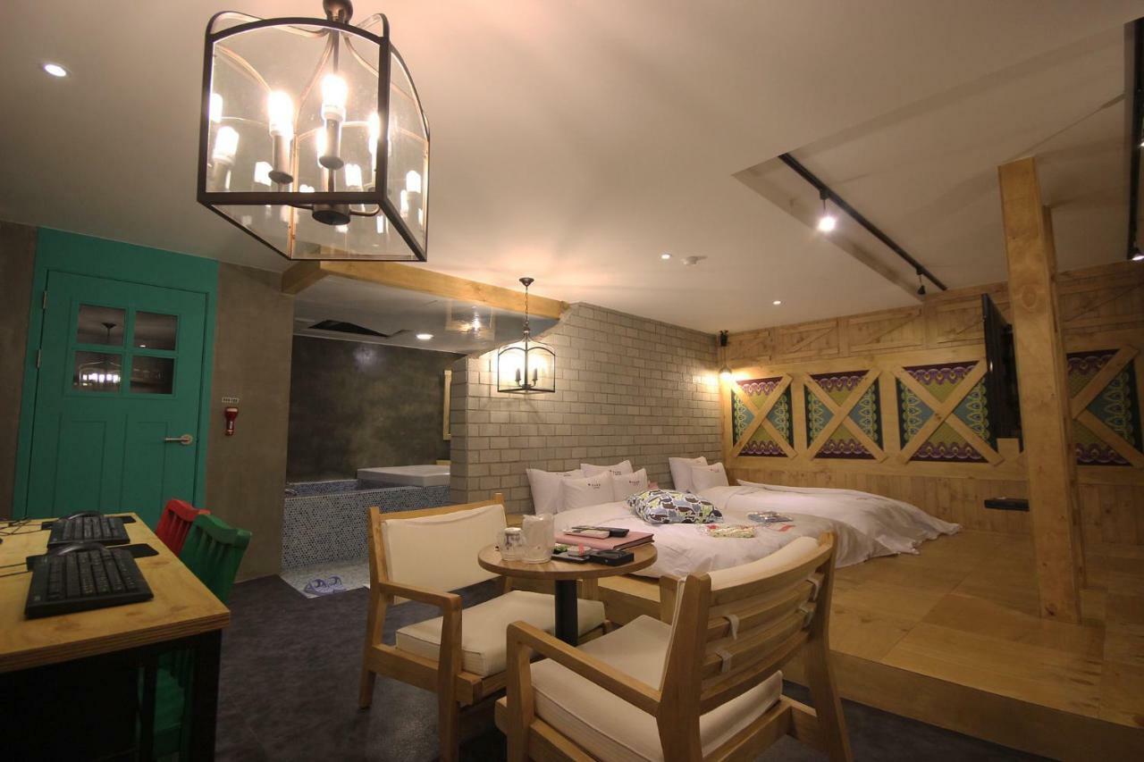 Hotel Yaja Dongnae Busan Bagian luar foto